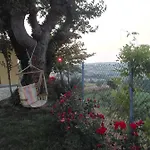 Angelica Ostra Vetere