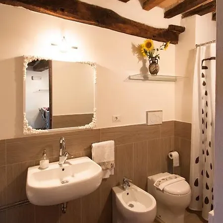 Angelica Ostra Vetere