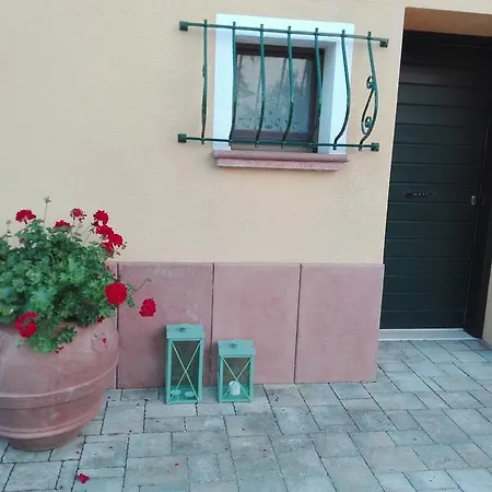 Angelica Ostra Vetere